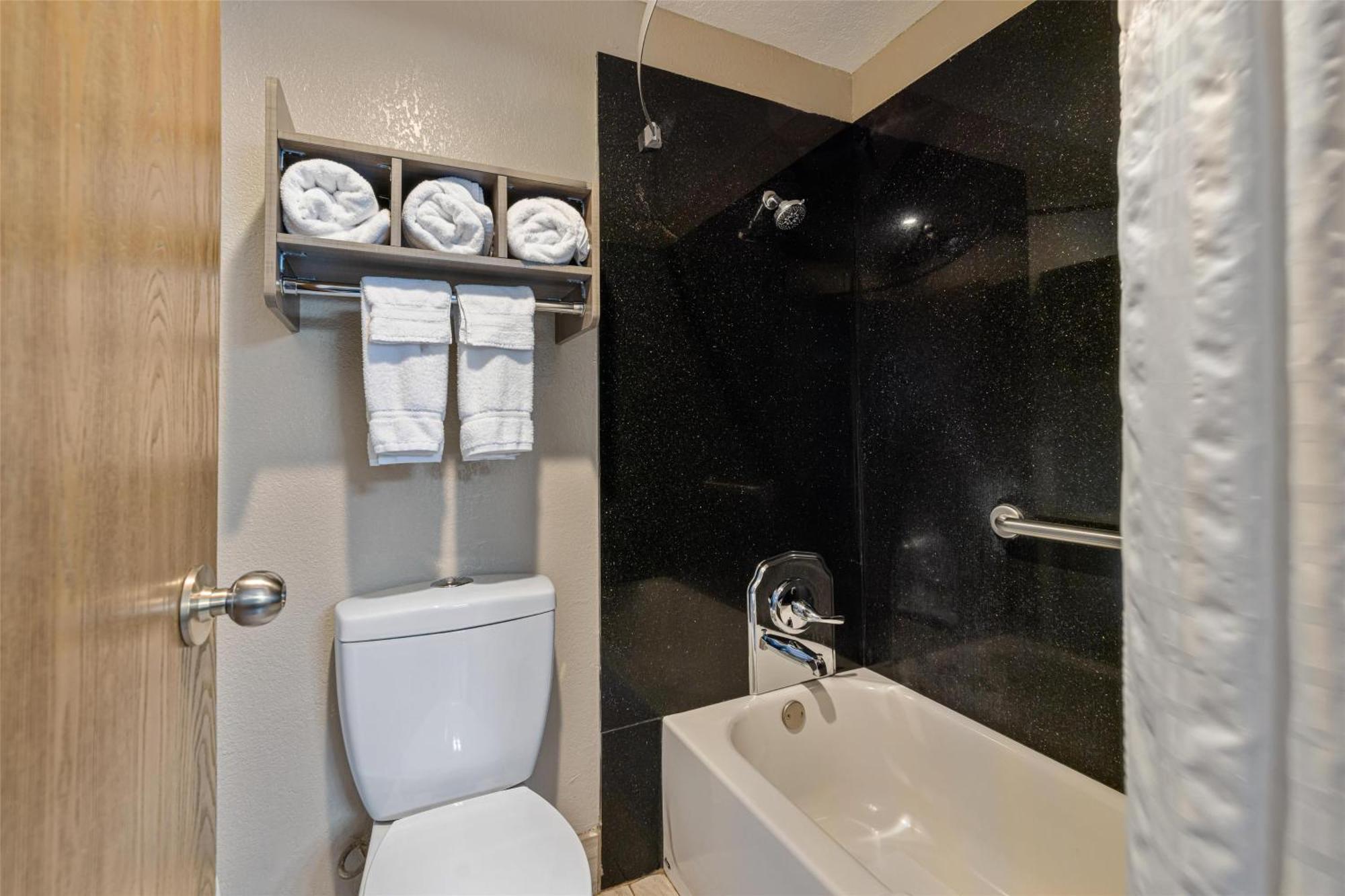 Hotel Surestay By Western Kearney